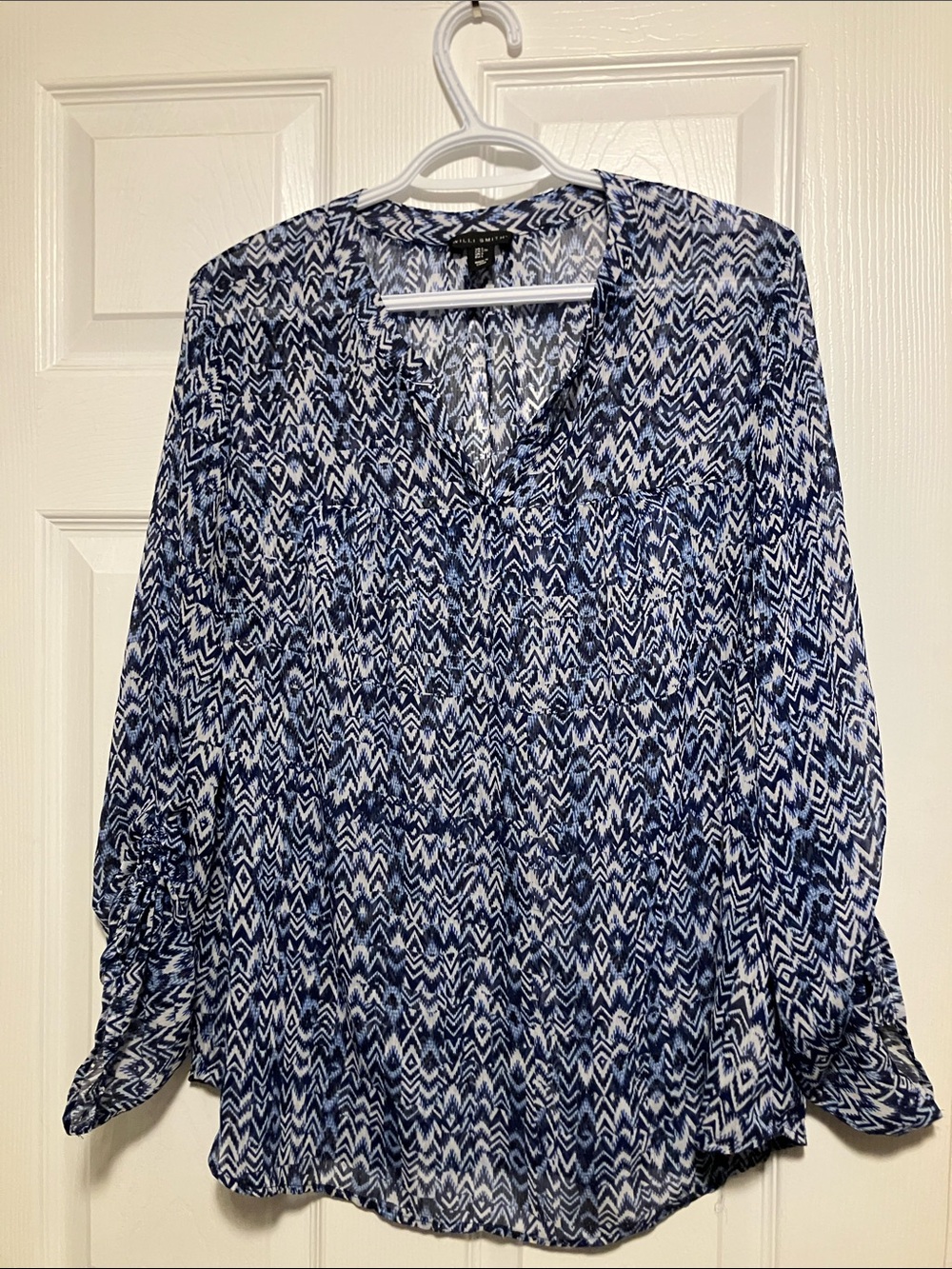 Willi Smith Blue and White Chevron V-Neck Blouse